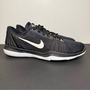 Womens NIKE Flex Supreme TR 5 Black Athletic Shoes / Size 8.5